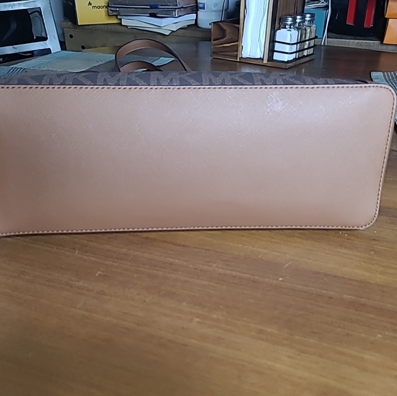 NEW Michael Kors Maddie 38H3GN2T2B MD EW Top Zip Tote BROWN/LUGGAGE $298 - Picture 5 of 15